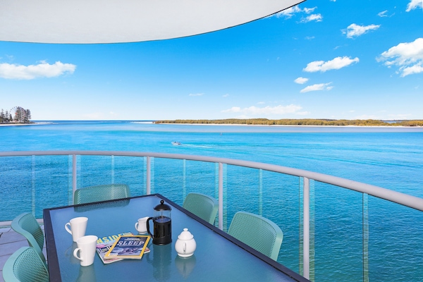 Absolute Waterfront 3 Bedroom Apartment | Beach/ocean view