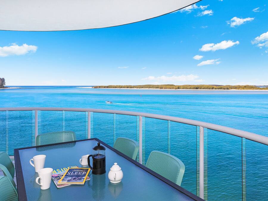 Absolute Waterfront 3 Bedroom Apartment | Quang cảnh biển