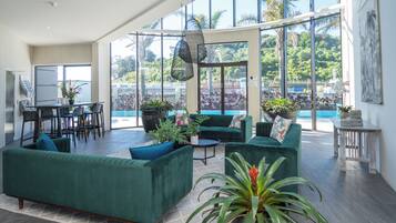 Sala de estar en el lobby