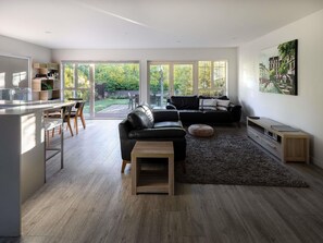 Habitación Deluxe, 3 habitaciones | Sábanas de algodón egipcio y ropa de cama de alta calidad 