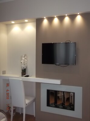 Ropa de cama de alta calidad, edredón, muebles diferentes y escritorio