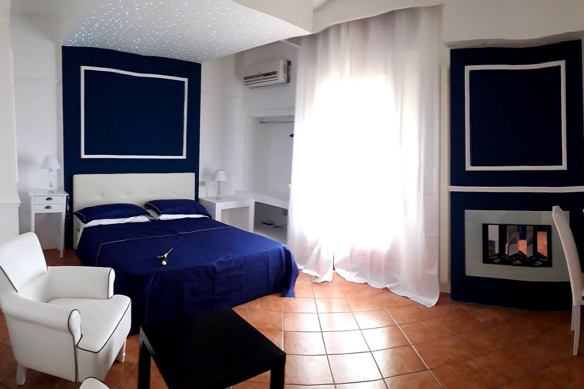 Deluxe Suite, 1 Bedroom, City View | Premium bedding, down comforters, desk, soundproofing