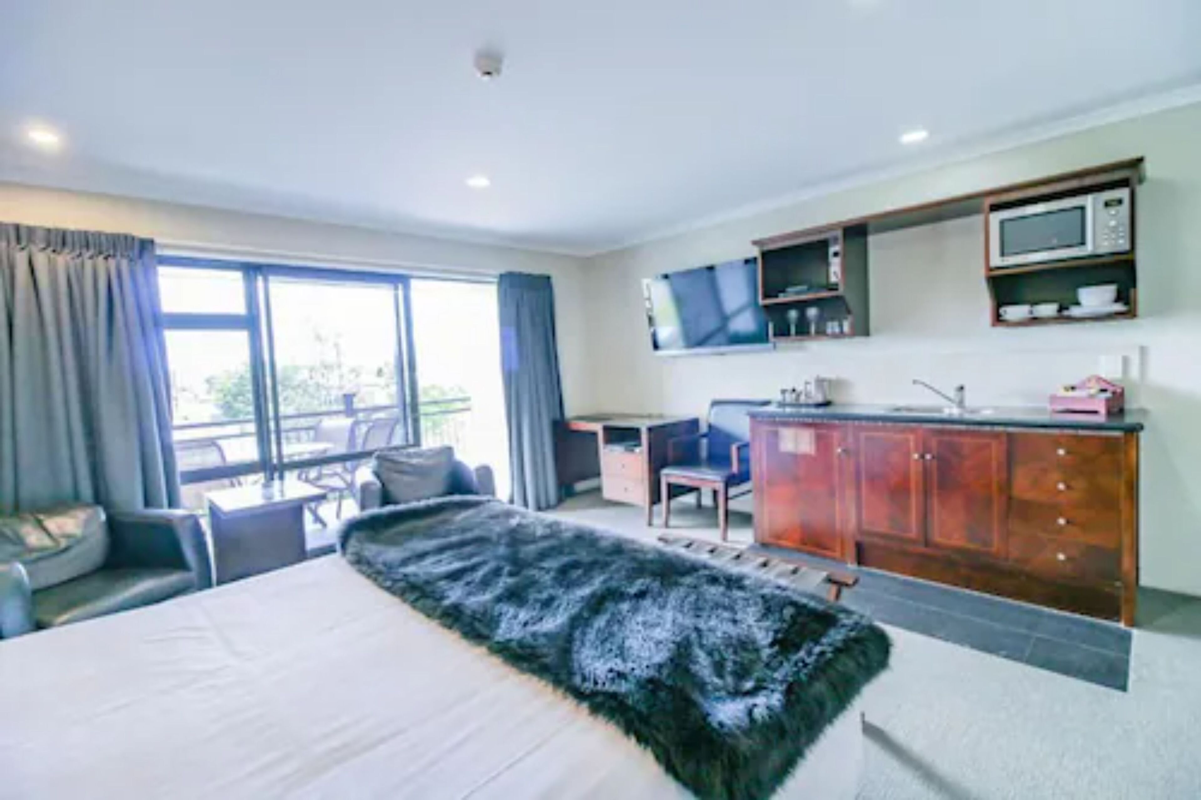 Executive Studio