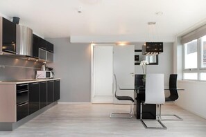 Private kitchen - Aalesund Airport Hotel (Giske)