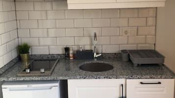 Deluxe Double Room | Private kitchen