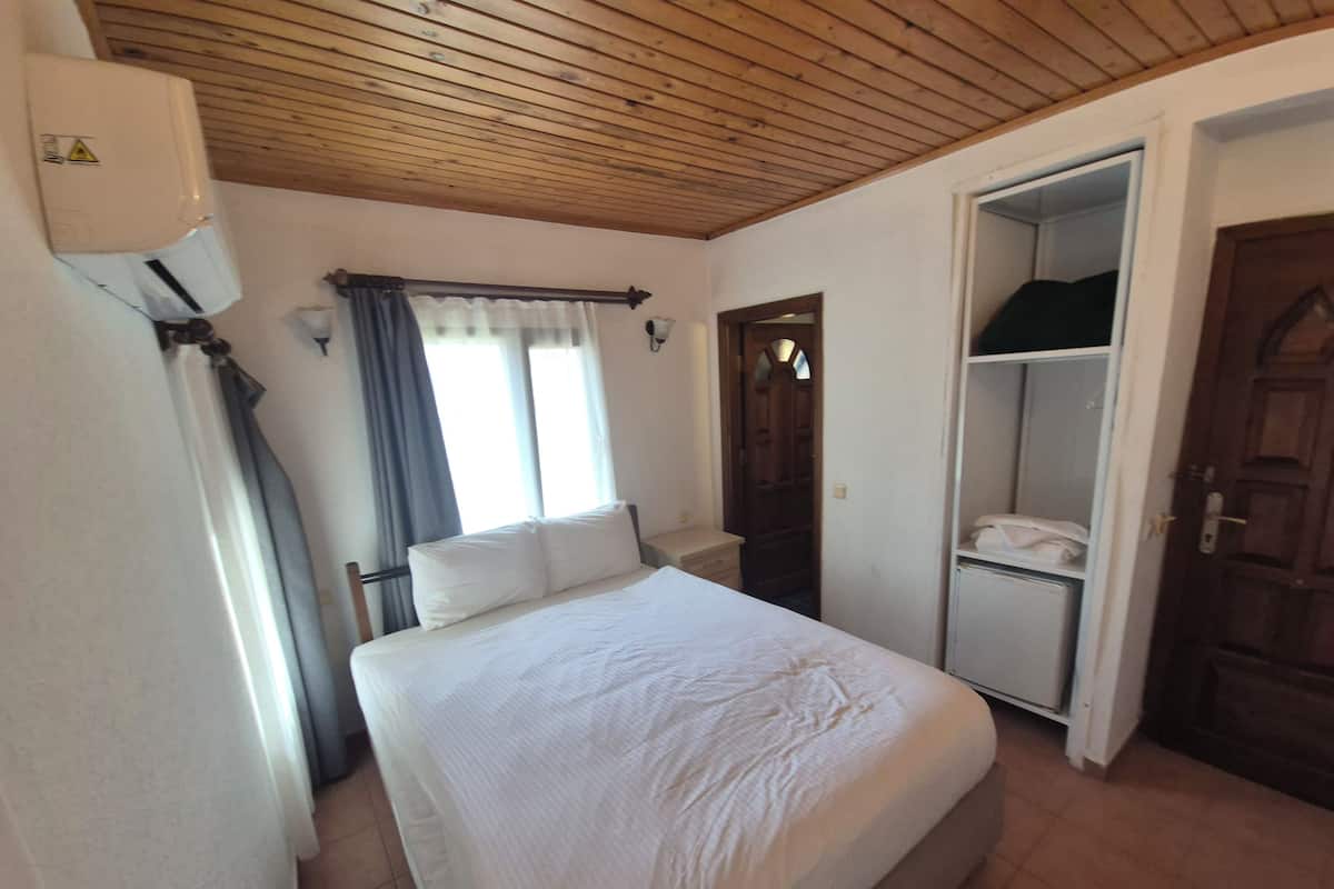 Habitación doble estándar | Camas con pillow-top, minibar, wifi gratis y ropa de cama