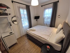 Economy Double Room | Pillowtop beds, minibar, free WiFi, bed sheets - Sabah Pansiyon (Antalya)