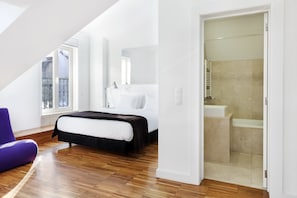 Apartment, 1 Bedroom | Premium bedding, in-room safe, laptop workspace, blackout drapes