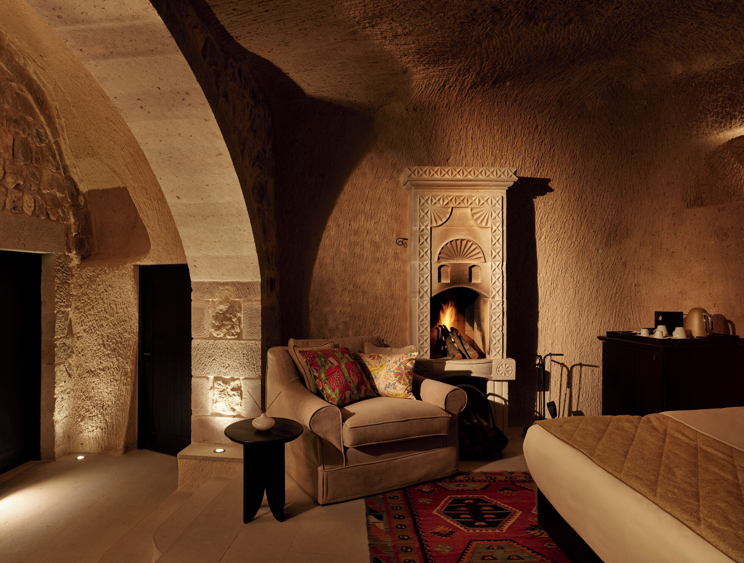 deluxe room | living area