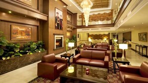 Lobby sitting area - Sadeen Amman Hotel (Amman)