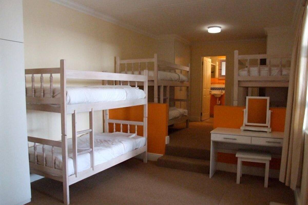 Family Room (6 Adults)
