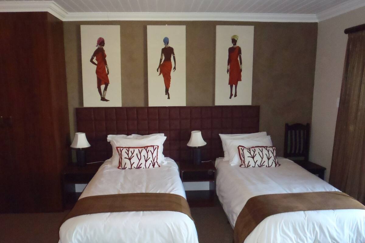 Family Room (4 Adults)