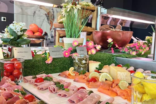 Daily buffet breakfast for a fee