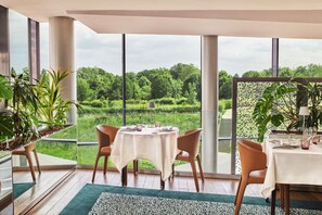 2 restaurants, breakfast, lunch, dinner served; French cuisine 