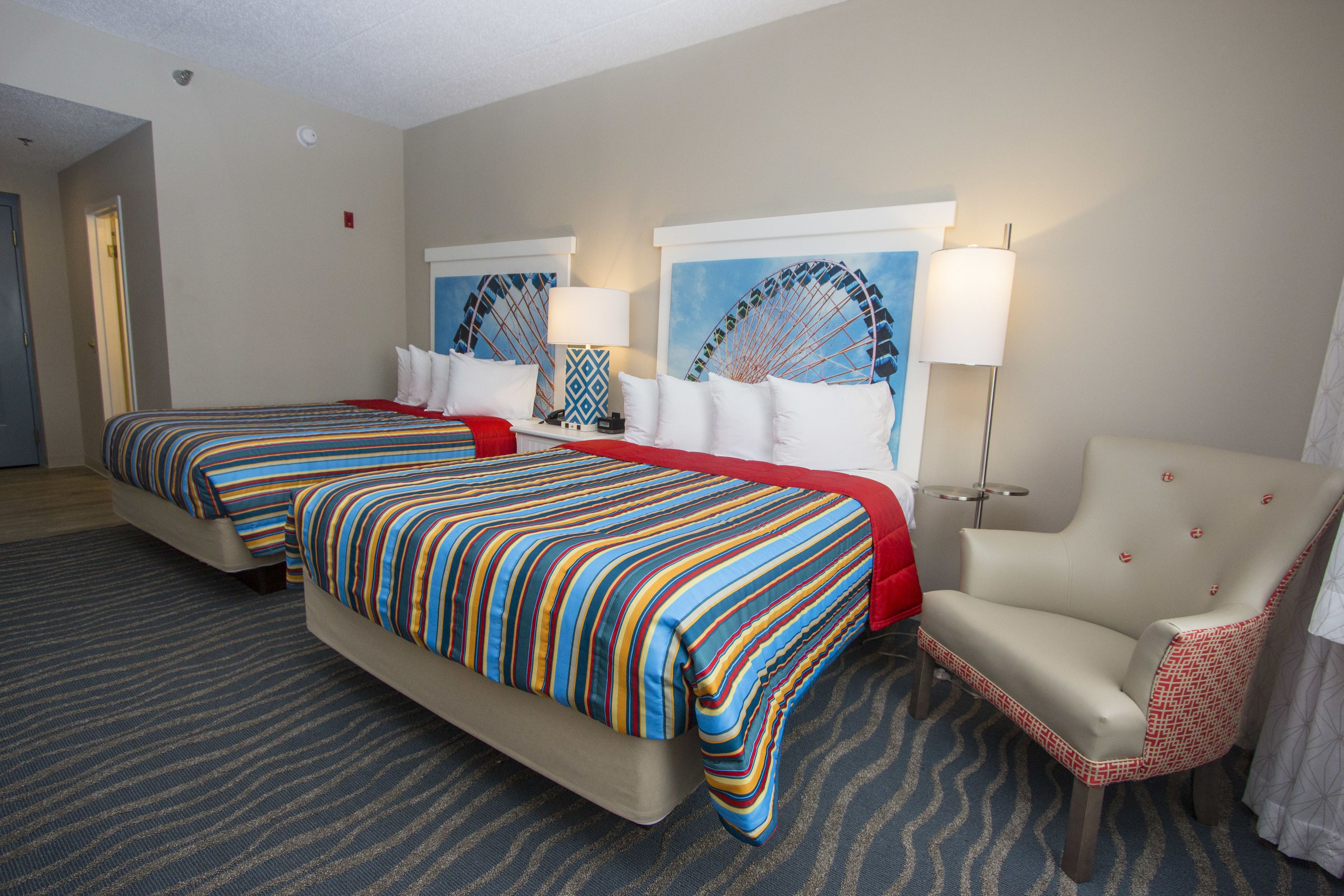 Cedar Point's Hotel Breakers in Sandusky Find Hotel Reviews, Rooms