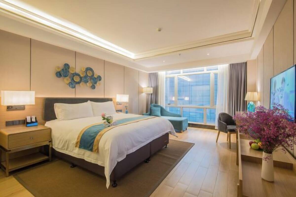 In-room safe, desk, blackout drapes, soundproofing