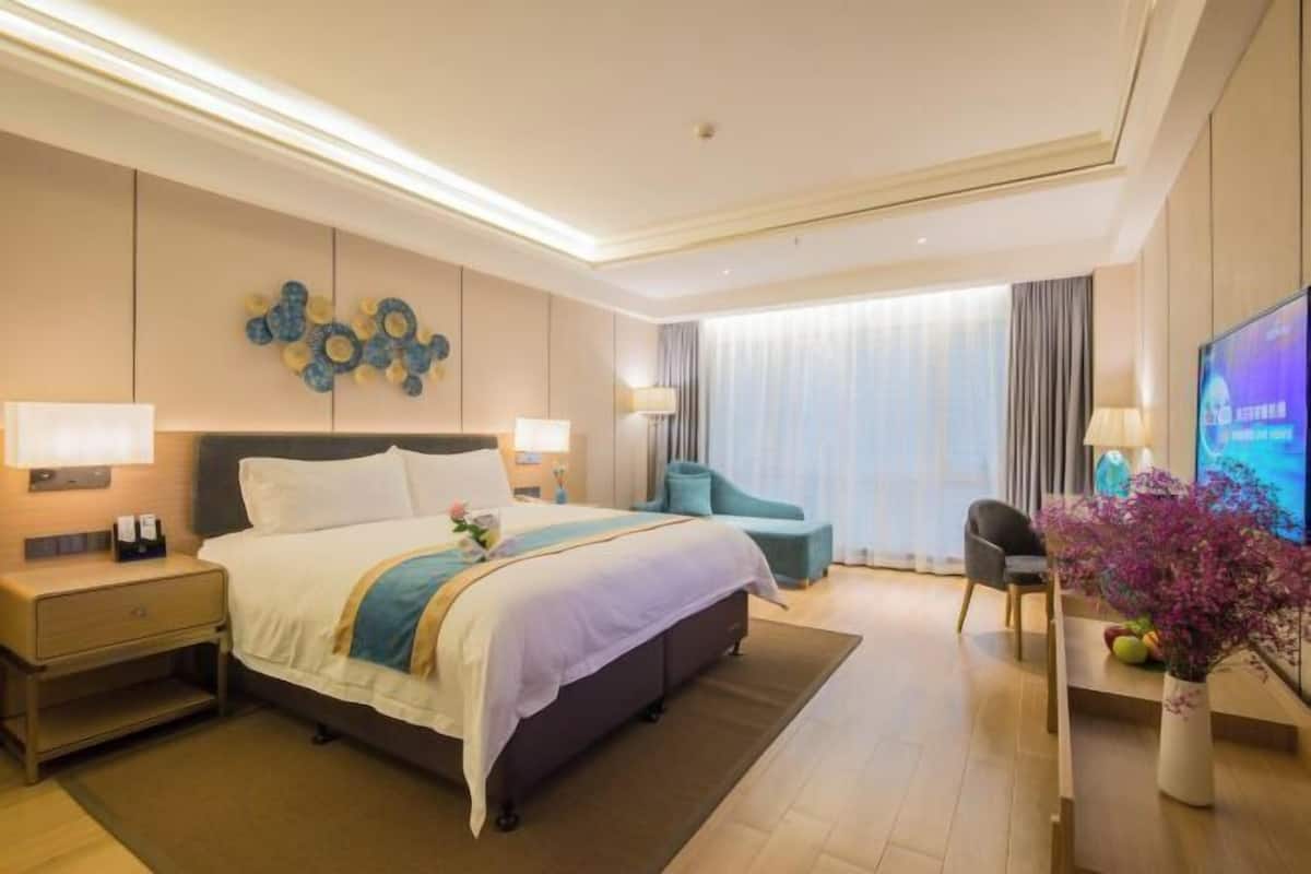 In-room safe, desk, blackout drapes, soundproofing