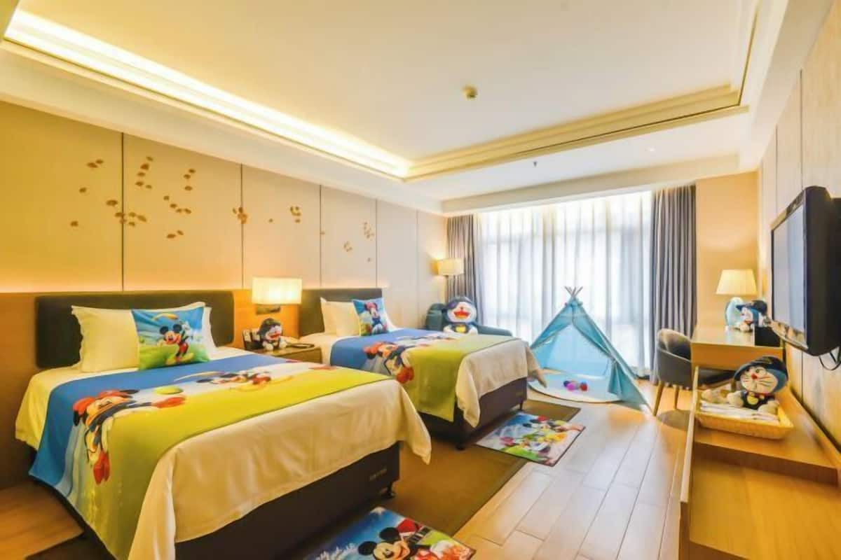 In-room safe, desk, blackout drapes, soundproofing