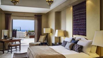 1 bedroom, Egyptian cotton sheets, premium bedding, down duvets