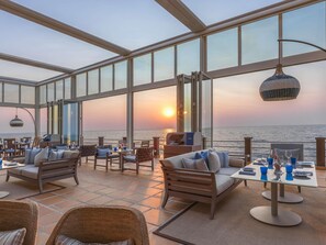 6 restaurants, breakfast, lunch, dinner served; international cuisine - Sofitel Bahrain Zallaq Thalassa Sea & Spa (Zallaq)