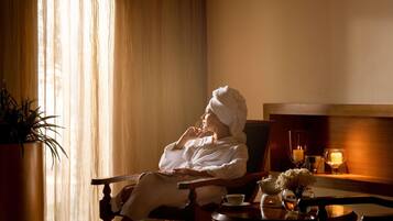 Couples treatment room(s), sauna, hot tub, body treatments, hydrotherapy