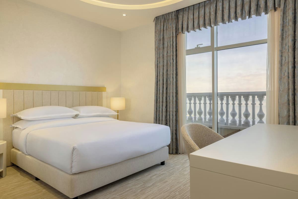Deluxe-Zimmer, 1 King-Bett, Nichtraucher | 1 Schlafzimmer, hochwertige Bettwaren, Minibar, Zimmersafe