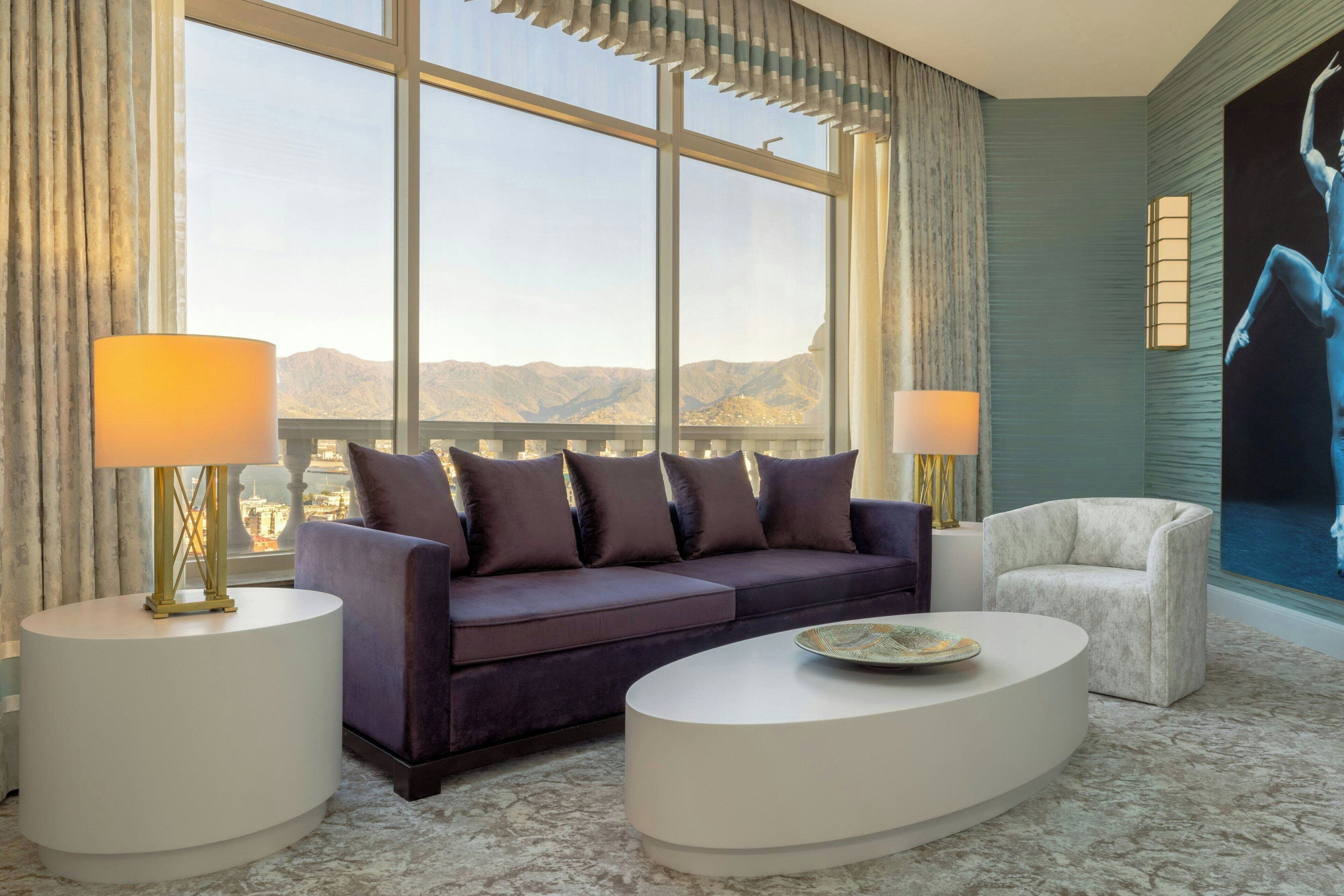 suite, 1 double bed, non smoking | 1 bedroom, premium bedding, minibar, in-room safe