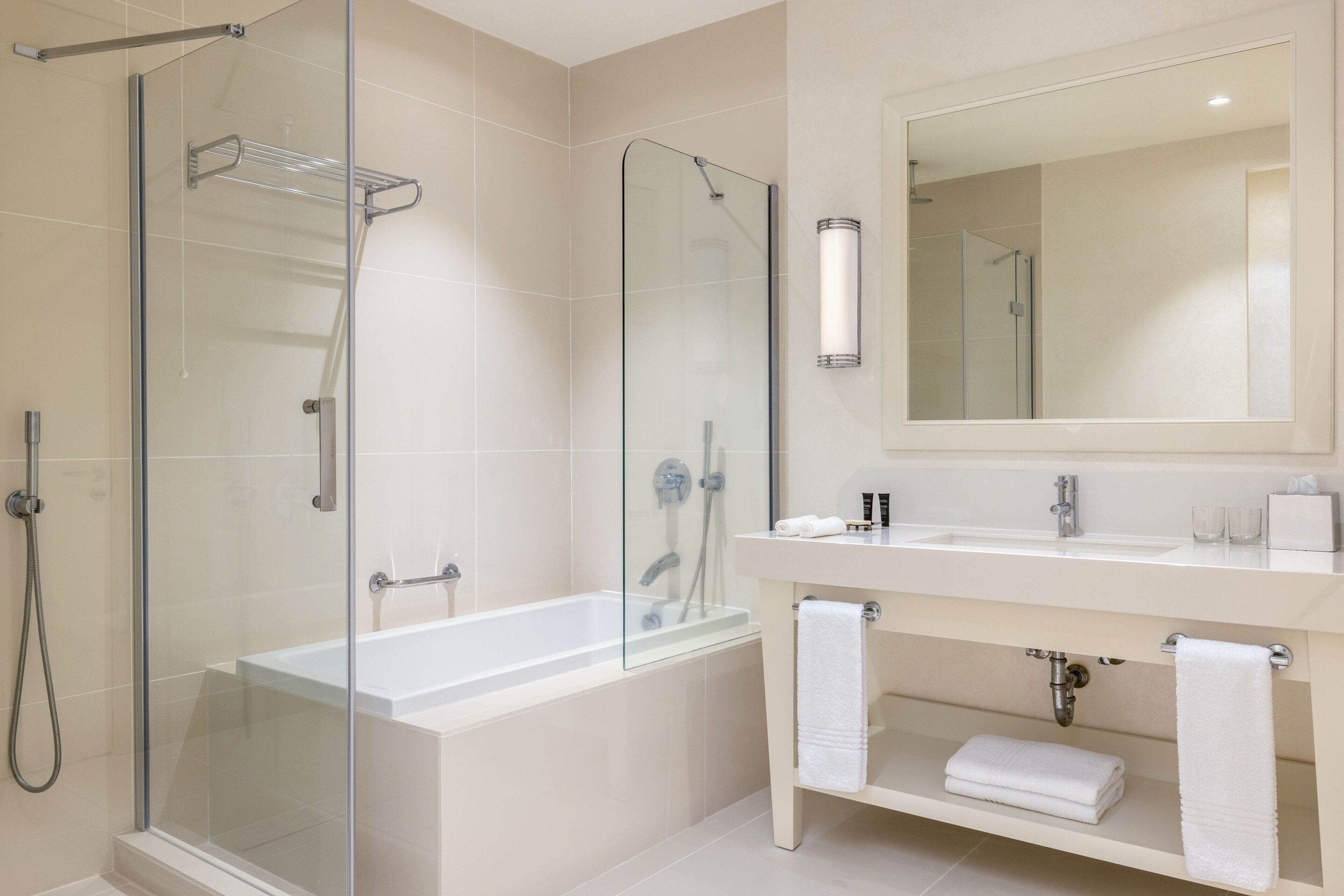 executive room, 1 king bed, non smoking, corner | bathroom | deep-soaking bathtub, hair dryer, slippers, towels