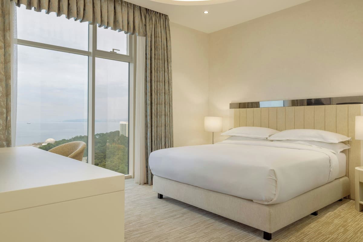 1 Schlafzimmer, hochwertige Bettwaren, Minibar, Zimmersafe