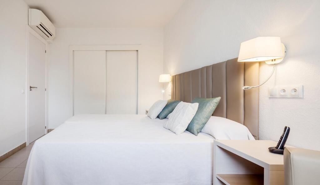 1 chambre, rideaux occultants, chambres insonorisées