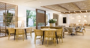 Breakfast, lunch, dinner served; Mediterranean cuisine