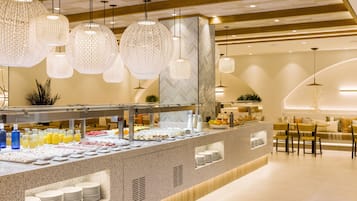 Daily cooked-to-order breakfast for a fee