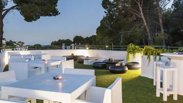 Bar ved poolen