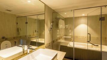 Egyptian cotton sheets, premium bedding, minibar, in-room safe