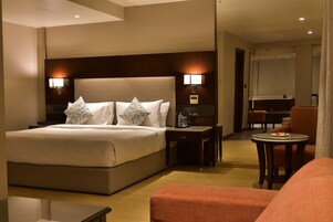 Sábanas de algodón egipcio, ropa de cama de alta calidad y minibar 