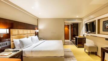 Executive Double Room | Egyptian cotton sheets, premium bedding, minibar, in-room safe