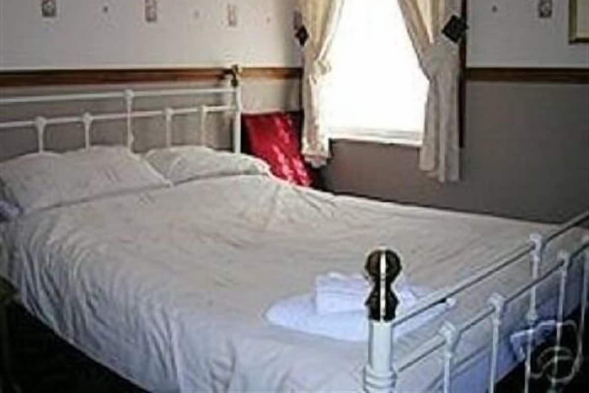Chambre Double, salle de bains attenante