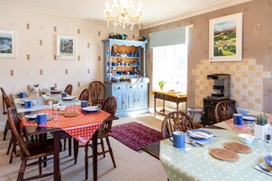 包含每日自助早餐