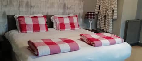 Stag Suite - King/Twin (Ground Floor)