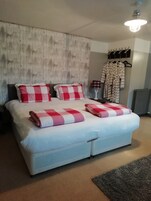 Stag Suite - King/Twin (Ground Floor) | 意大利 Frette 床单、高档床上用品、特色装修、特色家居