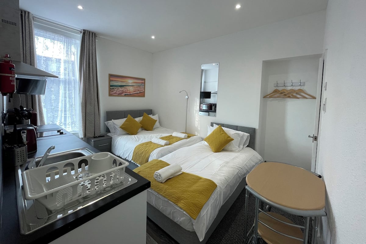 Habitación triple (Room 7)