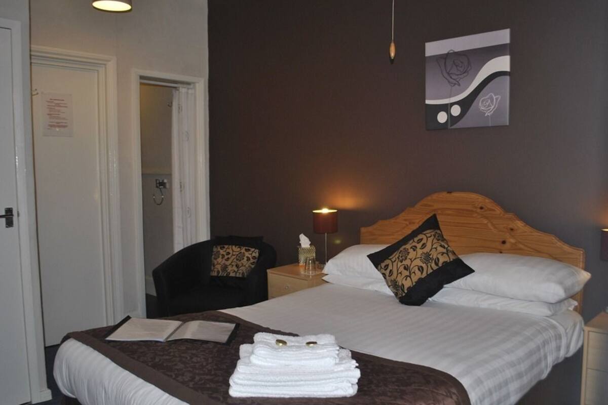 Iron/ironing board, free WiFi