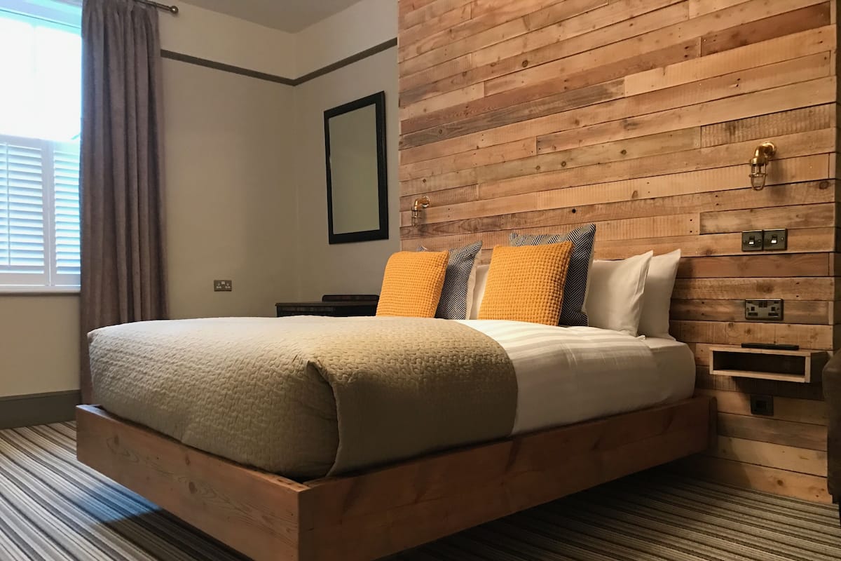 Superior Triple Room | Iron/ironing board (on request), free WiFi, individually decorated