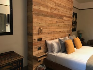 Habitación triple superior | Decoración personalizada, tabla de planchar con plancha y wifi gratis 