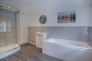 Suite, Ensuite | 1 bedroom - The Water Rat (Telford)