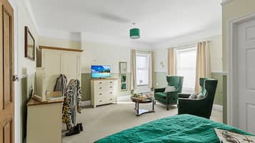 Premium bedding, iron/ironing board, free WiFi, bed sheets