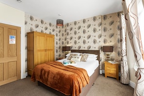 Premium bedding, iron/ironing board, free WiFi, bed sheets