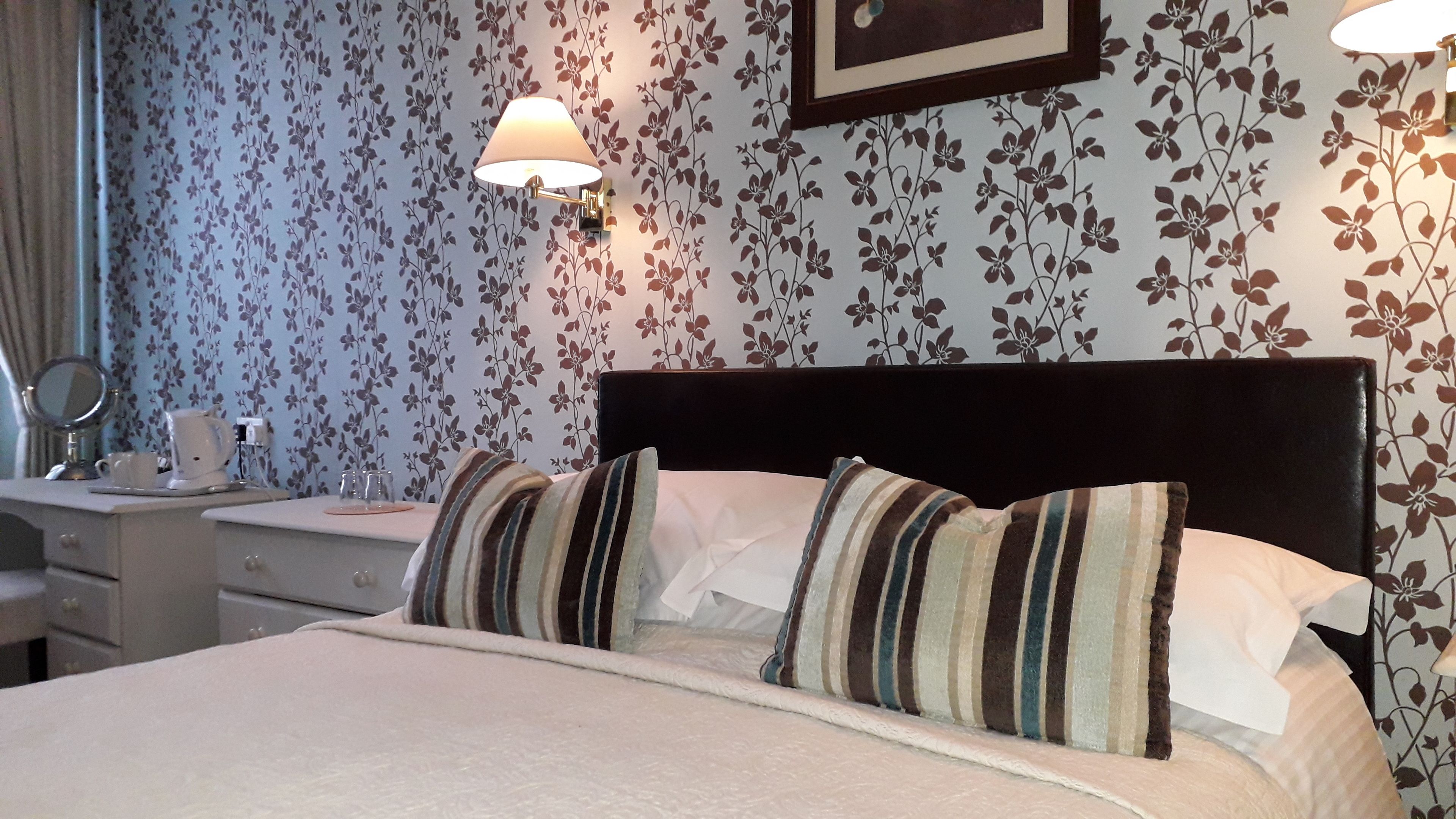 Premium bedding, iron/ironing board, free WiFi, bed sheets