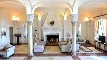 Sala de estar en el lobby