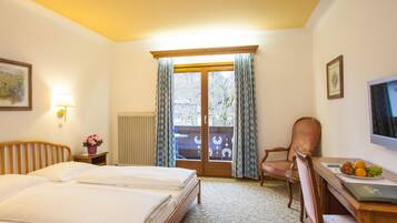 Doppelzimmer, Balkon | Minibar, Bügeleisen/Bügelbrett, kostenloses WLAN, Bettwäsche